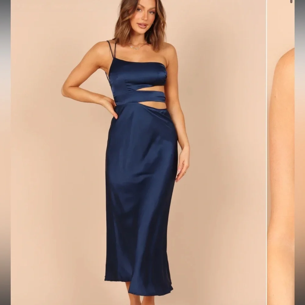 NWT Forelle One Shoulder Cut Out Midi Dress - Navy​​ - Picture 6 of 7